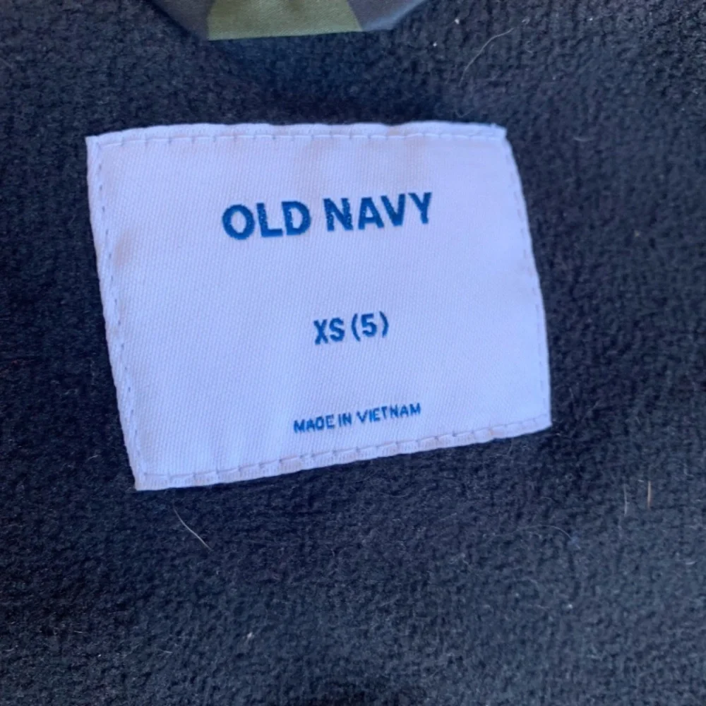 Old Navy Kids Camouflage Puffer Vest‎ Size XS/5